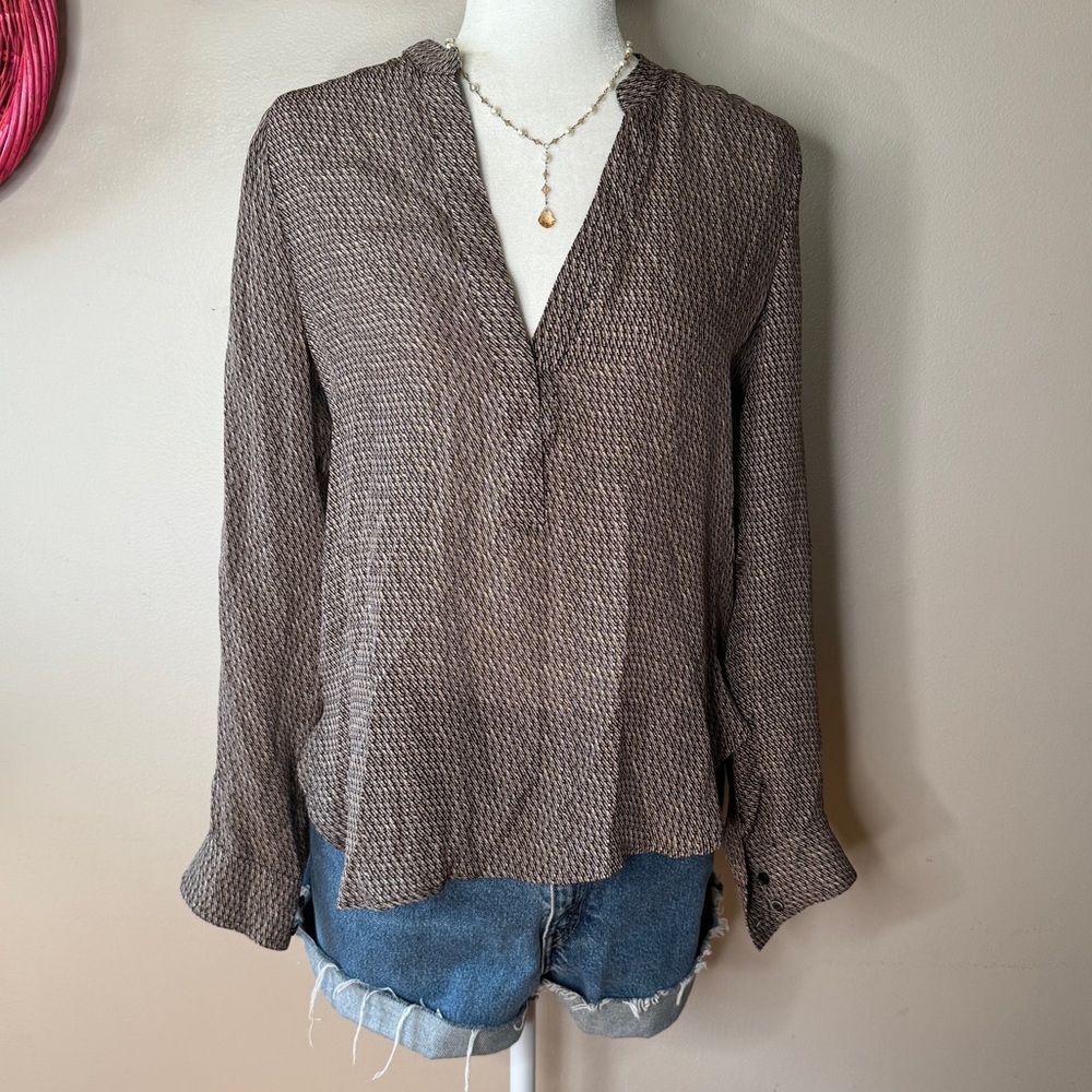 Vince Silk Chiffon Micro Print Pattern V Neck Long Sleeve Pullover Blouse